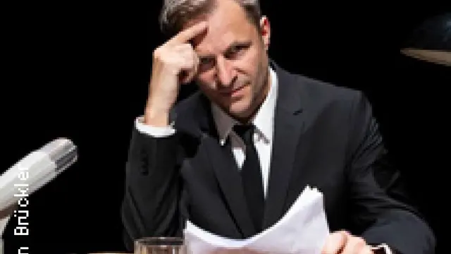 DER PROZESS mit Philipp Hochmair